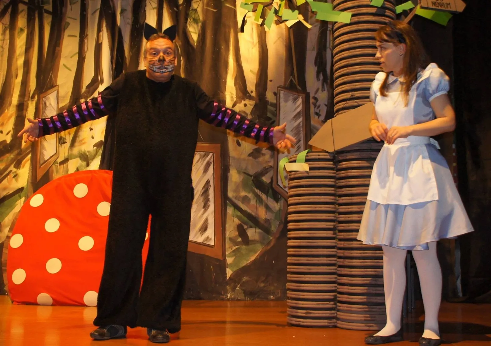 Alice no País das Maravilhas — Teatro Fórum Boticas, fotografia de cena 1